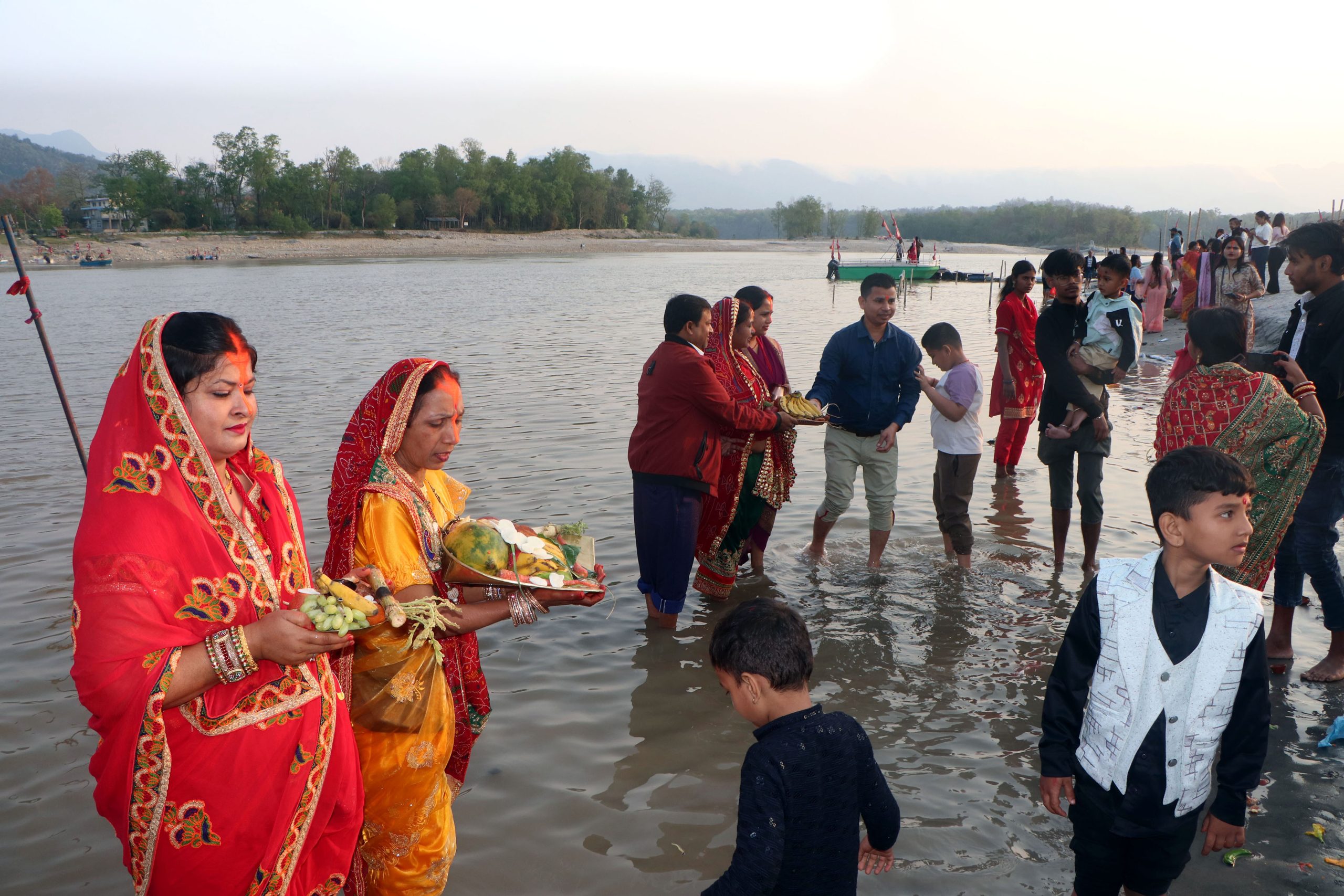  उदाउँदो सूर्यलाई अघ्र्य दिँदै वासन्ती छठ पर्व सम्पन्न
